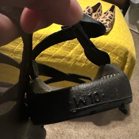 Chaco- Z Cloud Sandal Size 10- Black - Picture 4 of 4